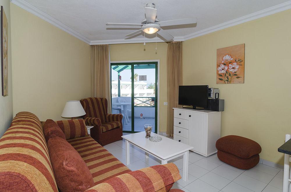 Las Adelfas Puerto del Carmen  Exterior photo